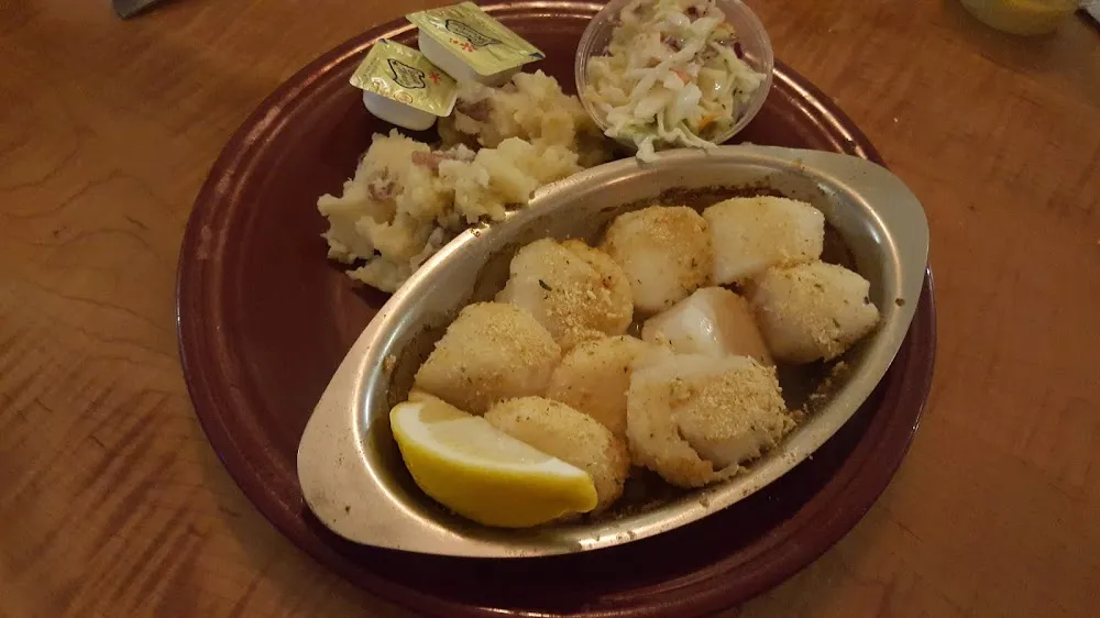 Scallops with Mashed Potatoes and Cole Slaw